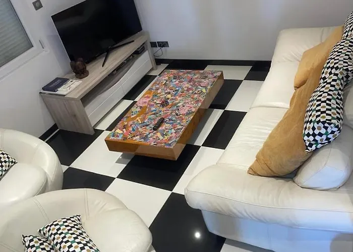 Moderne Avec Piscine Vue A Bellet نيس